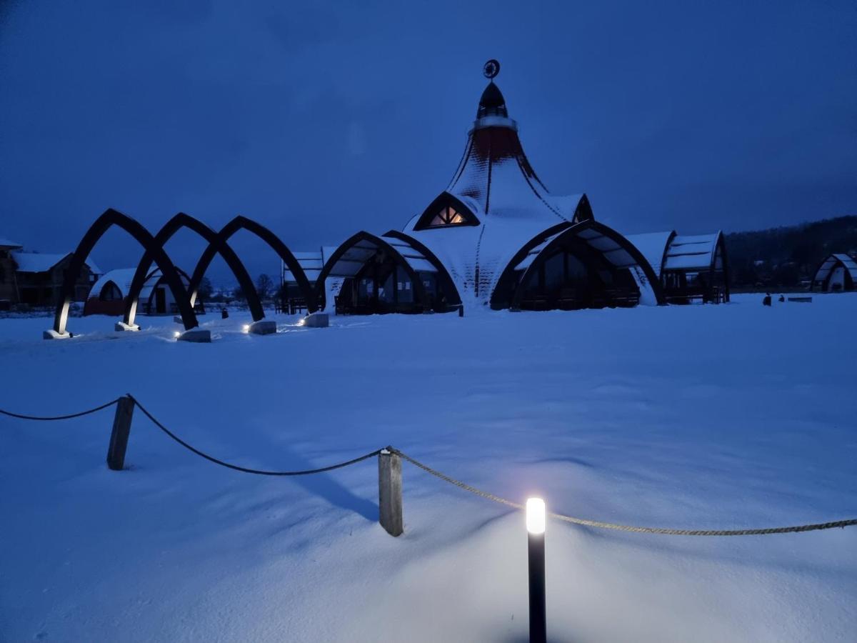 Hotel Hunnia - Huntanya Vlahita Zewnętrze zdjęcie