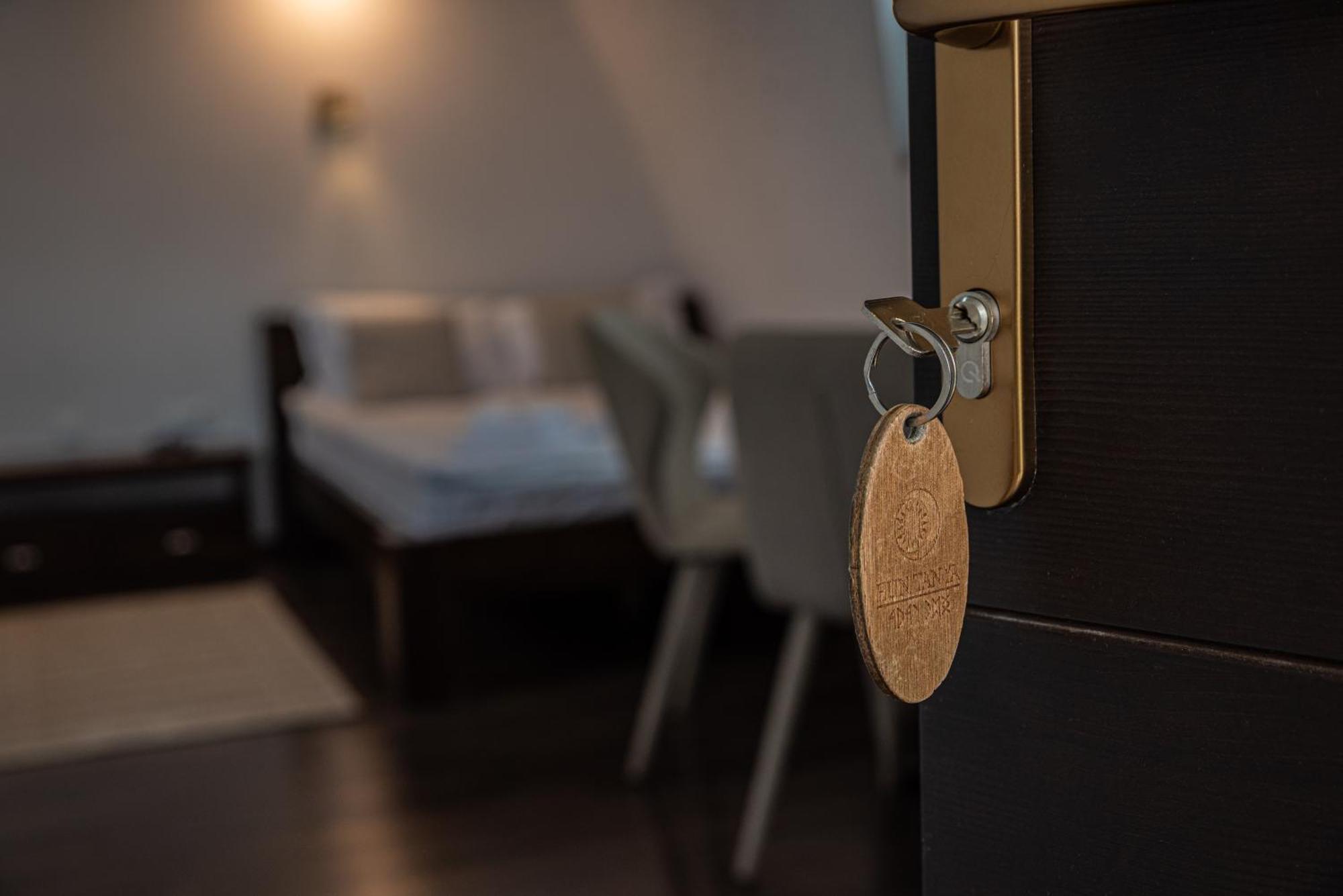 Hotel Hunnia - Huntanya Vlahita Zewnętrze zdjęcie