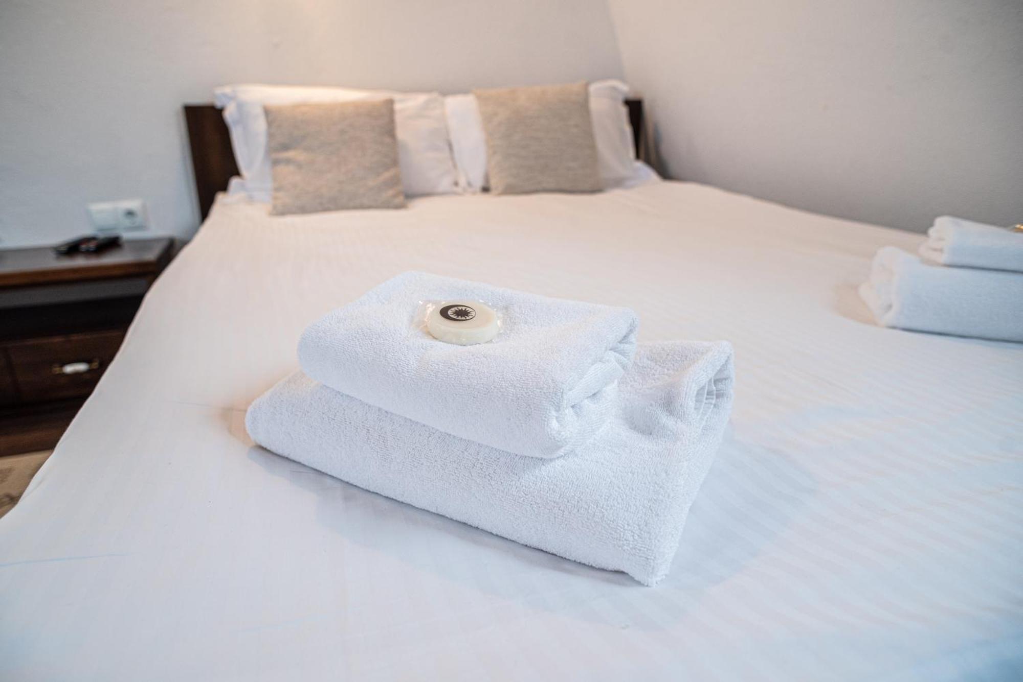 Hotel Hunnia - Huntanya Vlahita Zewnętrze zdjęcie