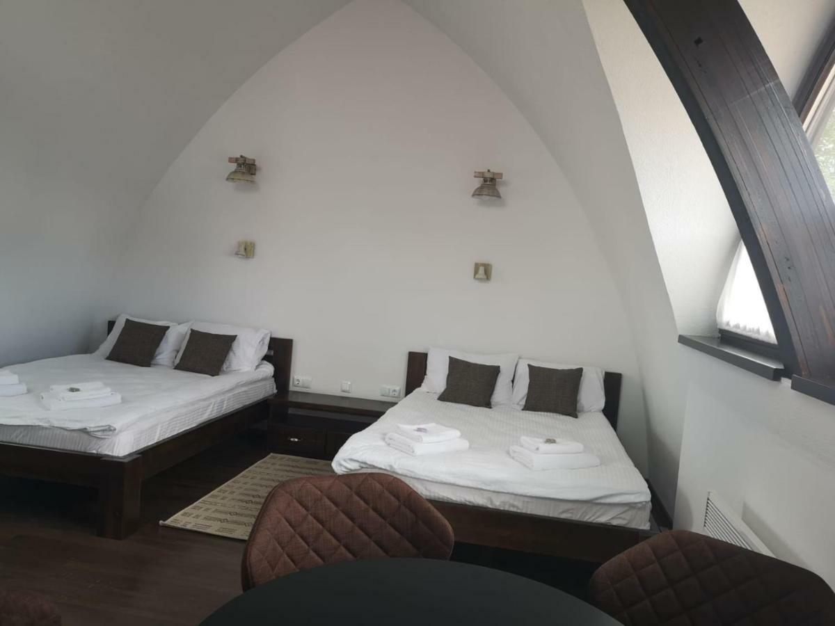 Hotel Hunnia - Huntanya Vlahita Zewnętrze zdjęcie