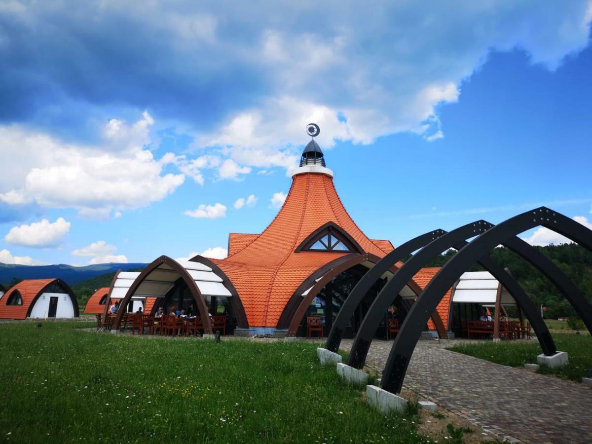 Hotel Hunnia - Huntanya Vlahita Zewnętrze zdjęcie