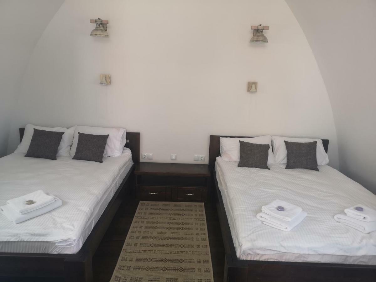 Hotel Hunnia - Huntanya Vlahita Zewnętrze zdjęcie