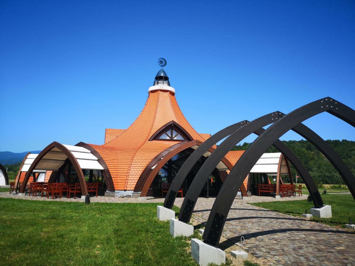 Hotel Hunnia - Huntanya Vlahita Zewnętrze zdjęcie