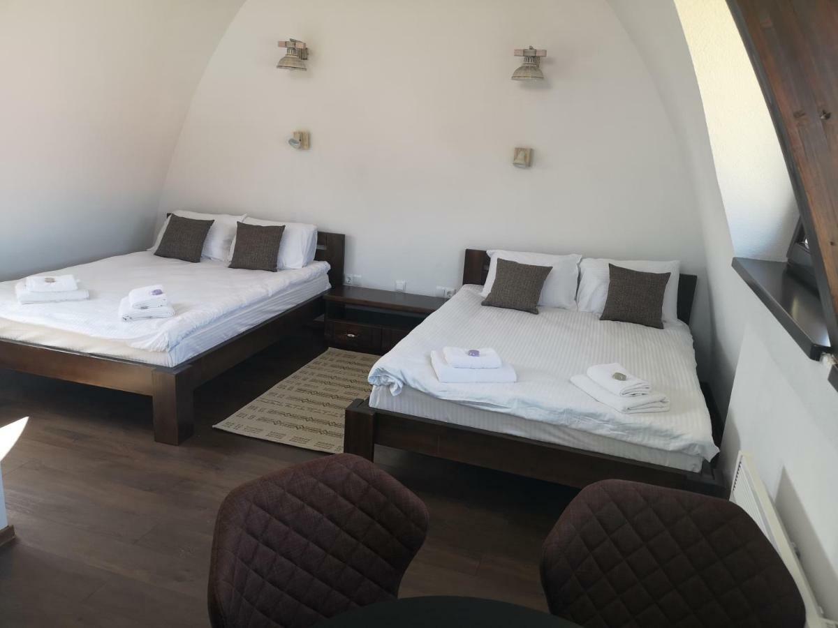 Hotel Hunnia - Huntanya Vlahita Zewnętrze zdjęcie
