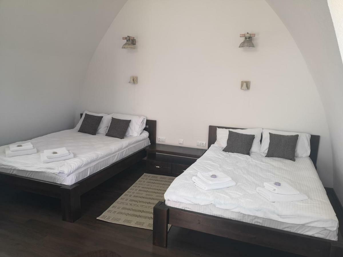 Hotel Hunnia - Huntanya Vlahita Zewnętrze zdjęcie