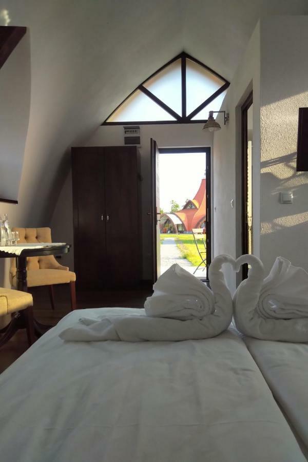 Hotel Hunnia - Huntanya Vlahita Zewnętrze zdjęcie